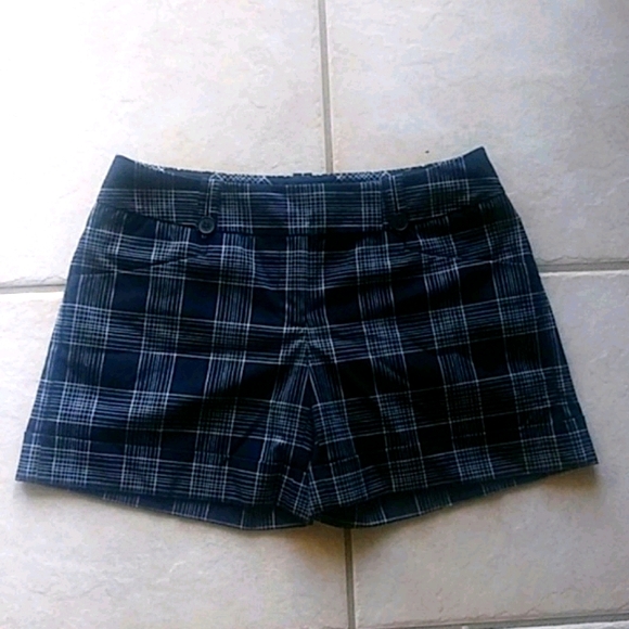 Trixie + lulu plaid navy shorts. - Picture 1 of 4